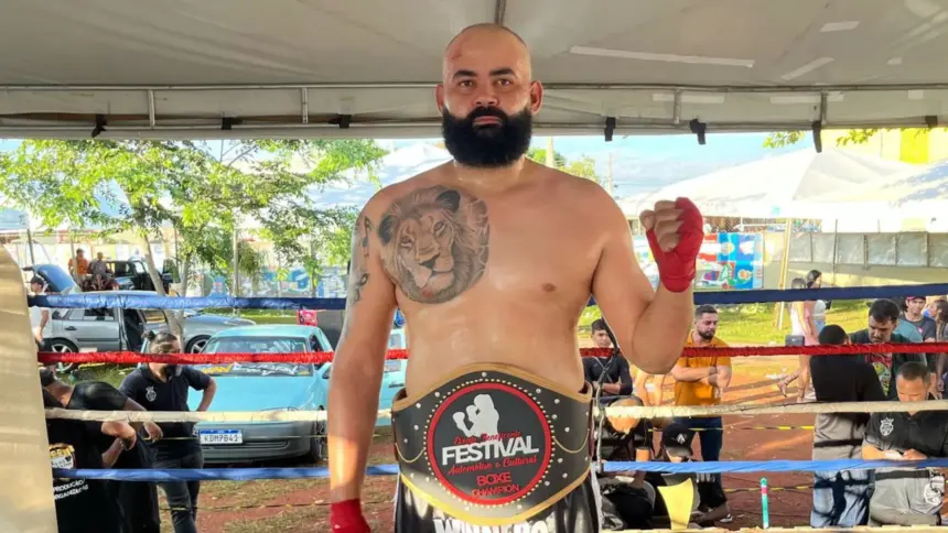 Desafiado e campeão: Goianesiense Alessandro Rodrigues vence disputa de cinturão em Goiânia Desafiado e campeão: Goianesiense Alessandro Rodrigues vence disputa de cinturão em Goiânia