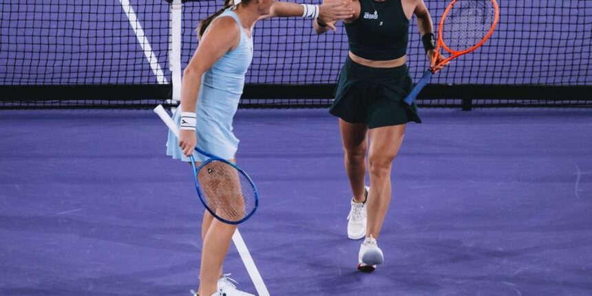 Dupla de Stefani volta a vencer e avança à semi do WTA de Stuttugart Dupla de Stefani volta a vencer e avança à semi do WTA de Stuttugart