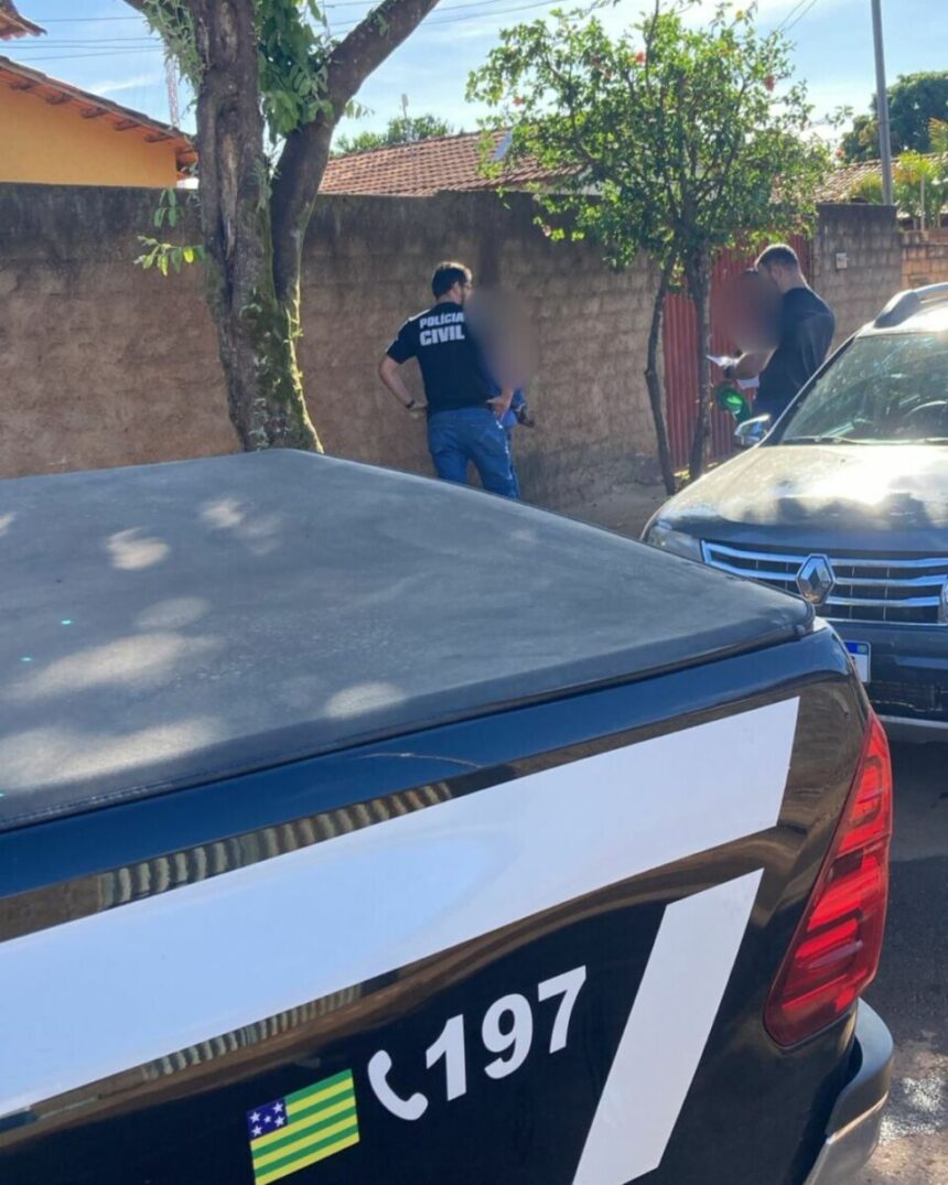 PCGO cumpre prisão de homem que manteve mãe e filha com deficiência em cárcere privado; mãe foi estuprada – Policia Civil do Estado de Goiás PCGO cumpre prisão de homem que manteve mãe e filha com deficiência em cárcere privado; mãe foi estuprada – Policia Civil do Estado de Goiás
