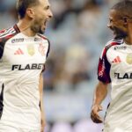 Fla vence com brilho de Arrascaeta para assumir ponta do Brasileiro