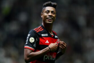 Bruno Henrique é relacionado para jogo do Flamengo pelo Brasileiro