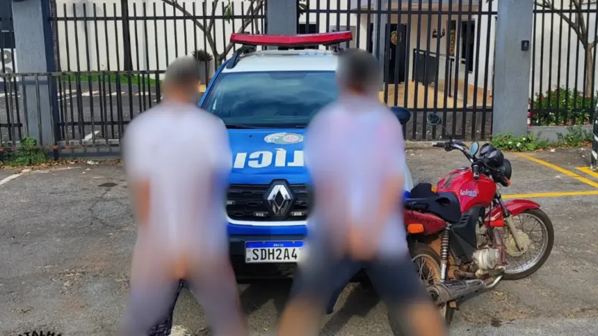 Motocicleta furtada em Formosa é recuperada em Goianésia e dois suspeitos são presos Motocicleta furtada em Formosa é recuperada em Goianésia e dois suspeitos são presos
