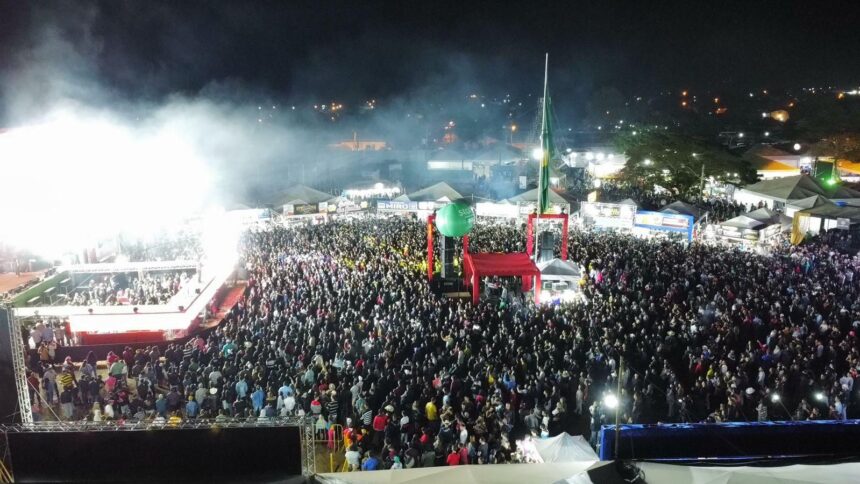 Renato comemora 100 dias de gestão com evento de prestação de contas nesta noite desta quinta com anúncio das atrações da pecuária Renato comemora 100 dias de gestão com evento de prestação de contas nesta noite desta quinta com anúncio das atrações da pecuária