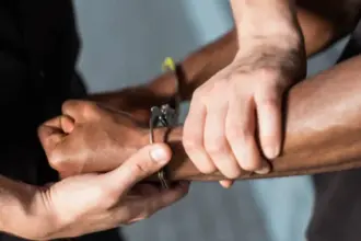 Polícia prende suspeito de aplicar golpe de R$ 200 mil com falsas promessas de financiamento