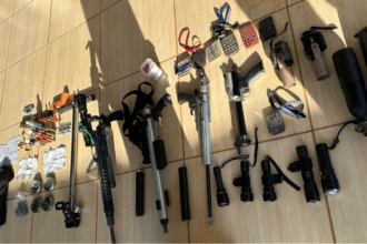 PCGO prende em flagrante dono de fábrica clandestina de armas; homem é investigado por atirar em cachorro – Policia Civil do Estado de Goiás PCGO prende em flagrante dono de fábrica clandestina de armas; homem é investigado por atirar em cachorro – Policia Civil do Estado de Goiás