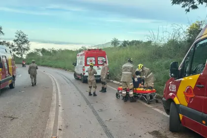 Urgente: Grave acidente de trânsito na Serra da Usina deixa 3 pessoas feridas