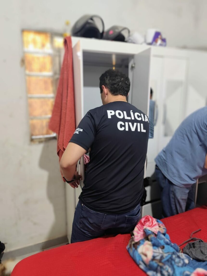 Polícia Civil prende investigado por aplicar golpe contra vítima de Aparecida de Goiânia que teve prejuízo de R$ 200 mil Polícia Civil prende investigado por aplicar golpe contra vítima de Aparecida de Goiânia que teve prejuízo de R$ 200 mil