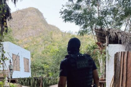 Polícia Civil prende em flagrante suspeito contumaz de furtar bebida alcoólica de alto valor em supermercados
