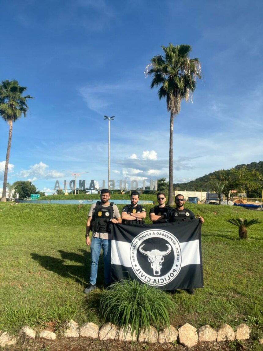 Polícia prende dupla investigada por roubo em propriedade rural de Abadiânia Polícia prende dupla investigada por roubo em propriedade rural de Abadiânia