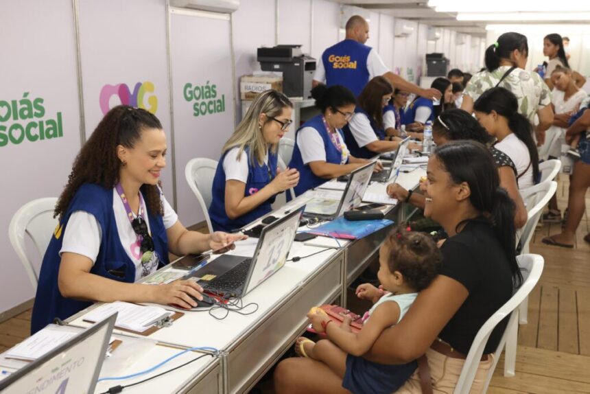 Goiás Social atende em Santo Antônio do Descoberto Goiás Social atende em Santo Antônio do Descoberto