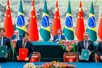 Brasil e China firmam acordo para modernizar serviços postais e aprimorar atendimento à população