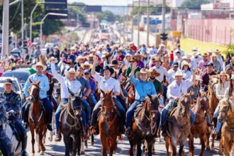 Cavalgada abre a 78ª Exposição Agropecuária de Goiás