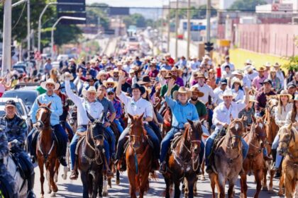 Cavalgada abre a 78ª Exposição Agropecuária de Goiás