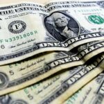 Dólar conclui última sessão em queda de 0,41%, cotado a R$ 5,65 Dólar conclui última sessão em queda de 0,41%, cotado a R$ 5,65