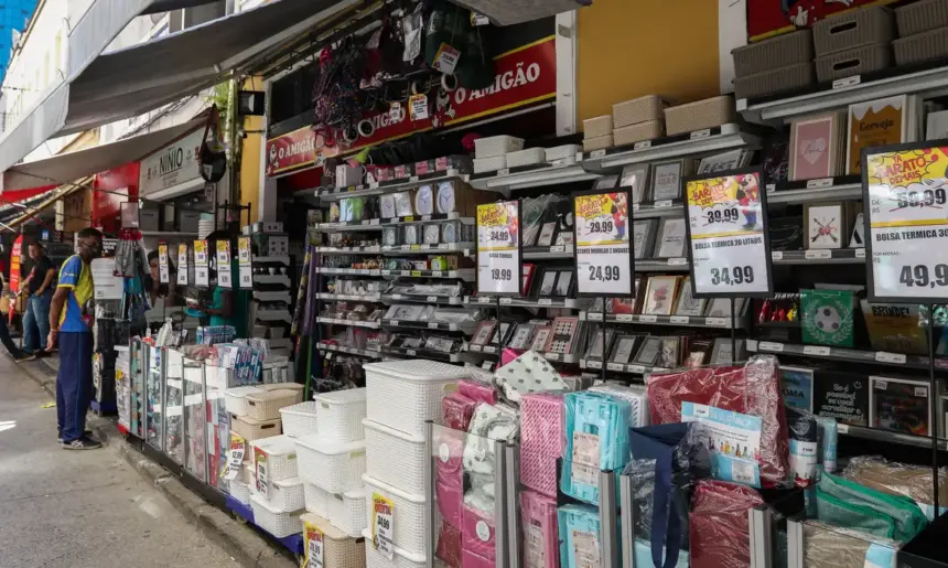 Domingos e feriados sem comércio: portaria fere liberdade econômica, alegam entidades do setor Domingos e feriados sem comércio: portaria fere liberdade econômica, alegam entidades do setor