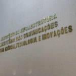 Mcom amplia distribuição de kits de antenas de TV digital parabólica, via satélite, para 15 municípios paraenses