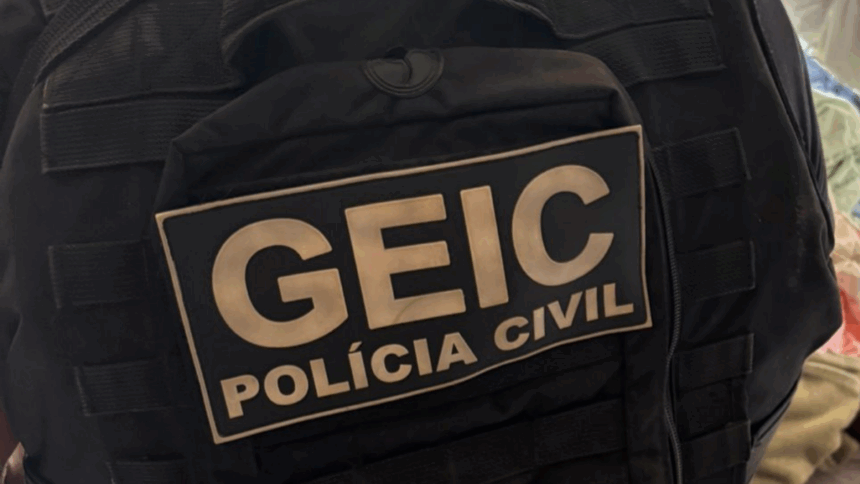 PCGO apreende mais de mil comprimidos de ecstasy avaliados em R$ 100 mil e prende traficante PCGO apreende mais de mil comprimidos de ecstasy avaliados em R$ 100 mil e prende traficante