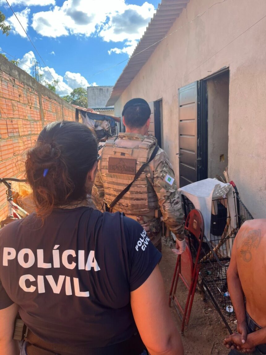 Polícia Civil cumpre mandado de busca e localiza drogas e dinheiro em residência de Padre Bernardo – Policia Civil do Estado de Goiás Polícia Civil cumpre mandado de busca e localiza drogas e dinheiro em residência de Padre Bernardo – Policia Civil do Estado de Goiás