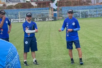Betinho muda o tom e aposta na liberdade criativa para reerguer o Goianésia na Série D Betinho muda o tom e aposta na liberdade criativa para reerguer o Goianésia na Série D