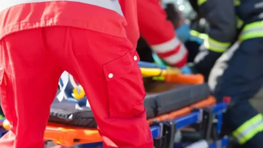 Caminhão carregado com ração tomba entre Goianésia e Barro Alto e deixa uma pessoa ferida Caminhão carregado com ração tomba entre Goianésia e Barro Alto e deixa uma pessoa ferida