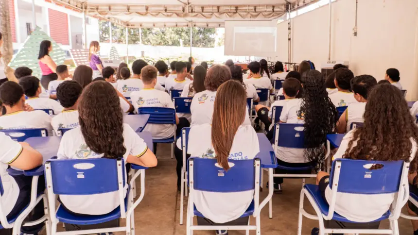 Campanha “Faça Bonito” leva palestras às escolas de Goianésia para combater o abuso e a exploração sexual de crianças e adolescentes Campanha “Faça Bonito” leva palestras às escolas de Goianésia para combater o abuso e a exploração sexual de crianças e adolescentes