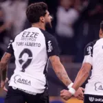 Corinthians sofre com o VAR, mas vence o Inter de virada com hat-trick de Yuri Alberto