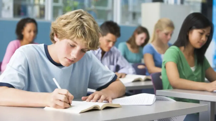 Estratégias Eficazes para Melhorar a Atenção do Aluno em Aula Estratégias Eficazes para Melhorar a Atenção do Aluno em Aula