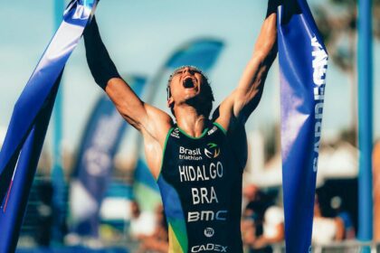 Miguel Hidalgo conquista vitória histórica na elite do triatlo mundial