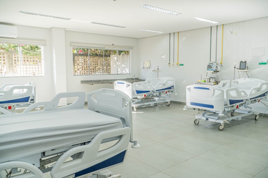 Prefeita Luciana participa da entrega da reforma da Sala Vermelha da UPA Prefeita Luciana participa da entrega da reforma da Sala Vermelha da UPA