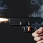 Sargento da PM mata mulher e atira na filha dentro de clínica médica