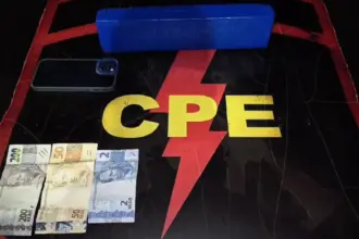Suspeito de tráfico é preso pela CPE com maconha e moto de alta cilindrada