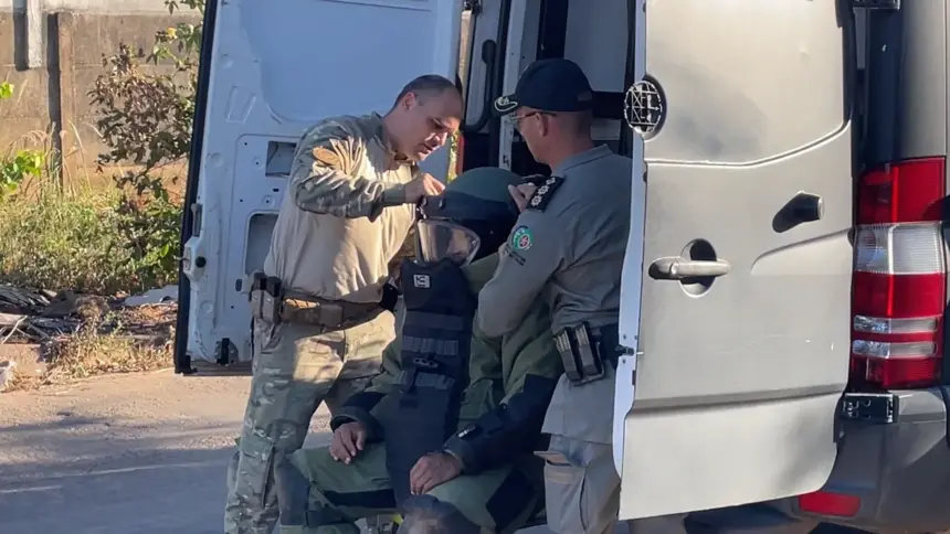 Urgente: Explosivo é encontrado no oeste de Goianésia e esquadrão antibombas é acionado Urgente: Explosivo é encontrado no oeste de Goianésia e esquadrão antibombas é acionado