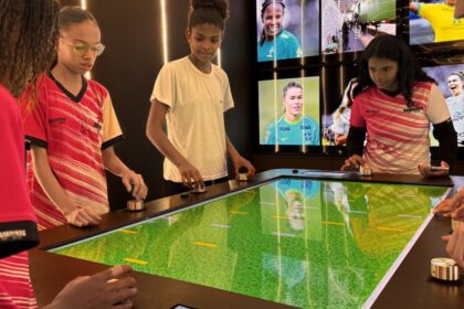 Caravana roda o país com ex-atletas do futebol feminino
