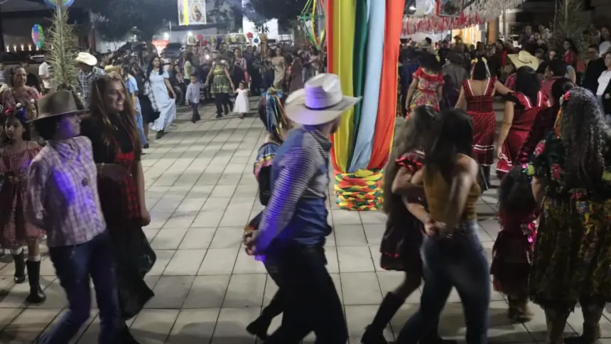 2º Arraial Coração em Festa acontece de 13 a 15 de junho na Praça Dimas Carrilho 2º Arraial Coração em Festa acontece de 13 a 15 de junho na Praça Dimas Carrilho