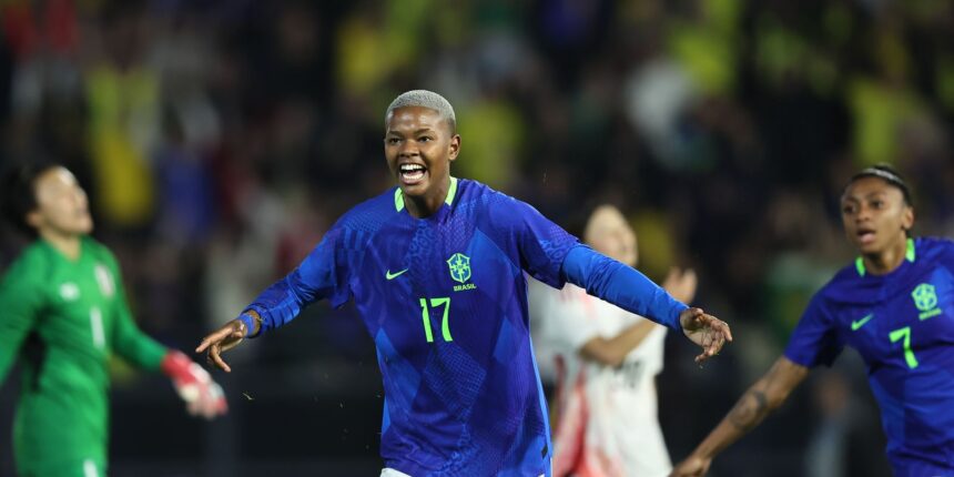 Jhonson decide e Brasil volta a derrotar Japão em amistoso Jhonson decide e Brasil volta a derrotar Japão em amistoso