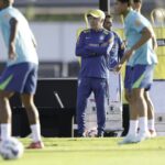 Carlo Ancelotti comanda o primeiro treino da seleção brasileira