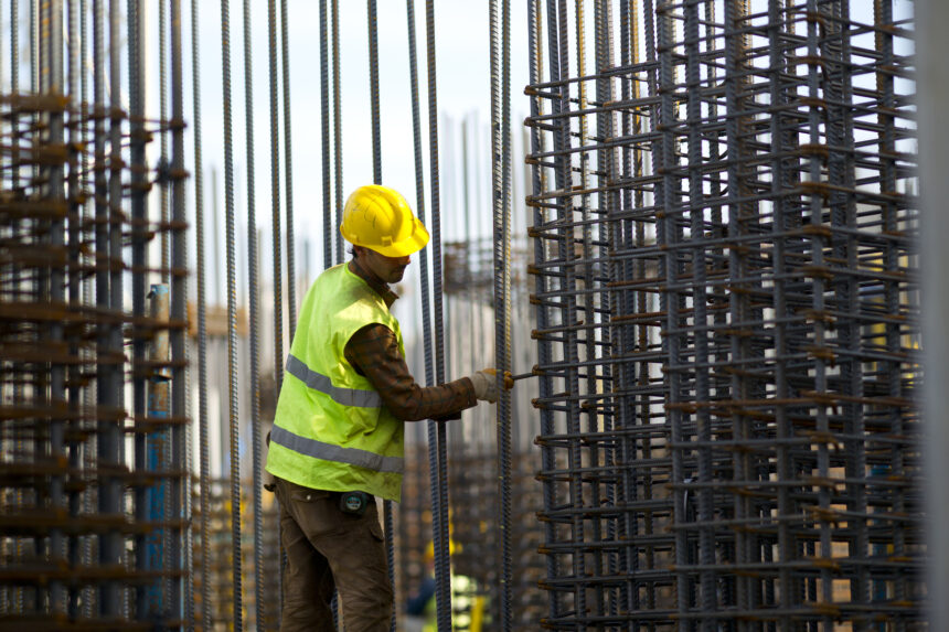 INFRAESTRUTURA: 72% do investimento vem da iniciativa privada, aponta estudo INFRAESTRUTURA: 72% do investimento vem da iniciativa privada, aponta estudo