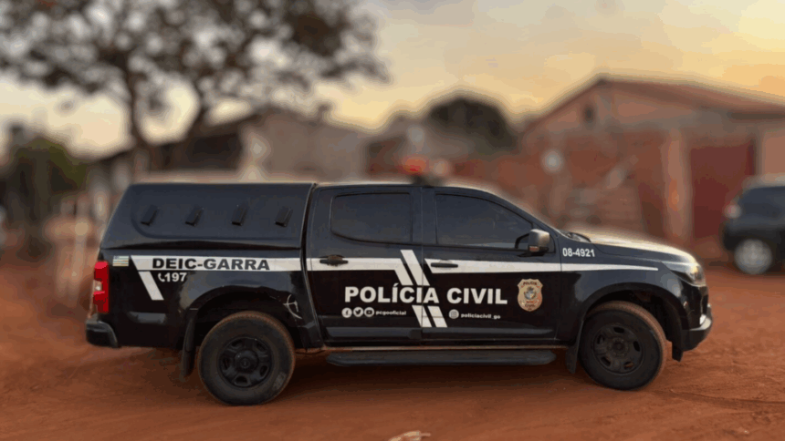 PCGO prende em flagrante funcionária doméstica suspeita de furtar mais de R$ 500 mil para sustentar vício em jogos de azar PCGO prende em flagrante funcionária doméstica suspeita de furtar mais de R$ 500 mil para sustentar vício em jogos de azar