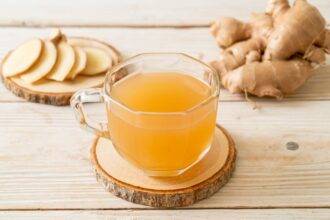 5 benefícios do chá de gengibre para a saúde e como preparar