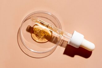 5 maneiras eficientes de usar óleo para cabelo