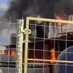 Bombeiros de Goianésia é acionado para controlar incêndio de grande proporção em loja de materiais de construção