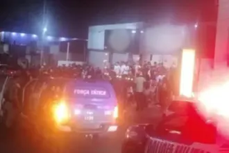 Confusão em frente a bar de Goianésia termina com prisão e uso de spray de pimenta