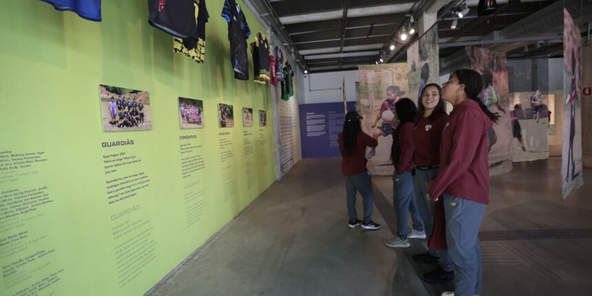 Time da base do SP comemora conquista no Campeonato Feminino Time da base do SP comemora conquista no Campeonato Feminino