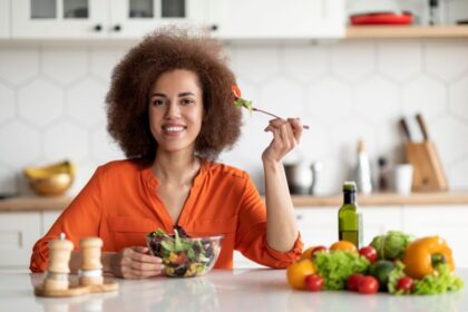10 alimentos aliados da saúde feminina após os 40 anos 10 alimentos aliados da saúde feminina após os 40 anos