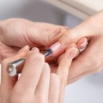 Veja como evitar contaminações ao usar esmalte no salão de beleza