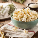 Veja os benefícios da pipoca e como consumi-la de forma saudável