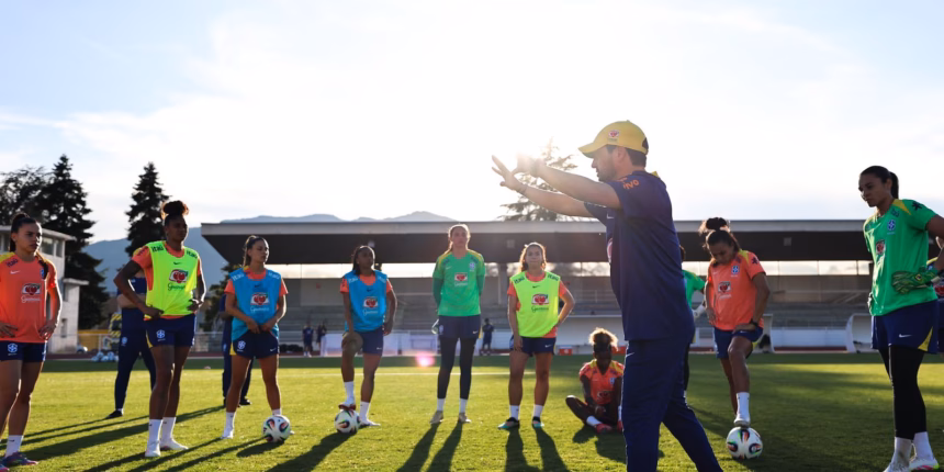 Seleção feminina fecha preparação para jogo contra França nesta sexta Seleção feminina fecha preparação para jogo contra França nesta sexta