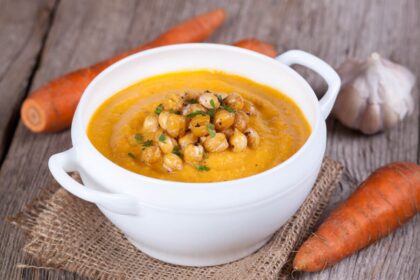 7 sopas e cremes ricos em proteínas para incluir no cardápio 7 sopas e cremes ricos em proteínas para incluir no cardápio