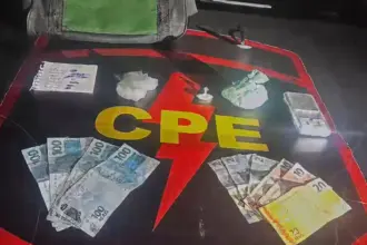 Traficante com tornozeleira é preso com cocaína pela CPE Goianésia Traficante com tornozeleira é preso com cocaína pela CPE Goianésia