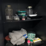 Polícia Civil prende três investigados por furto contra empresa e um deles por falsificação de canabidiol e outros medicamentos